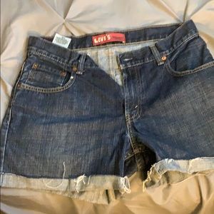 Levi’s shorts brand new never been worn